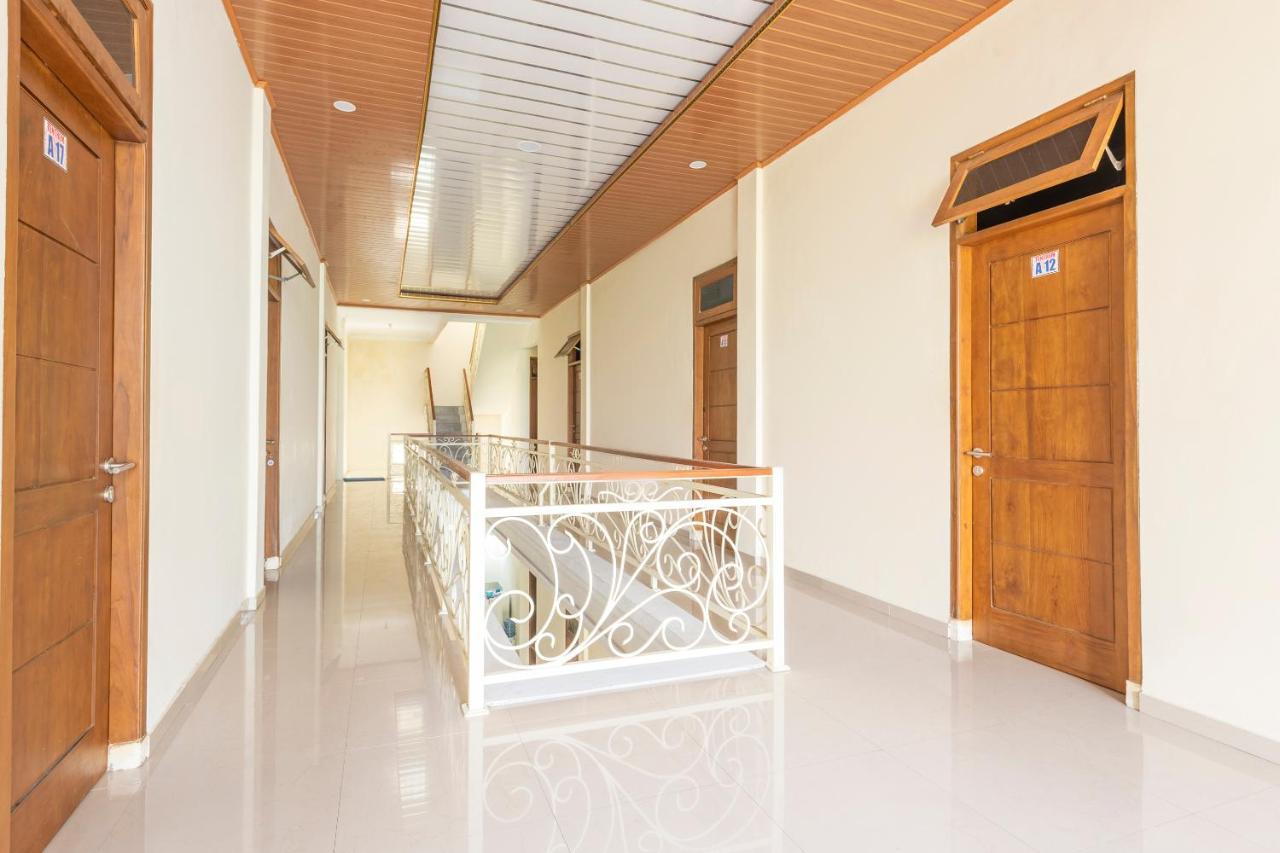Oyo 3706 Griya Tentrem Syariah Lamongan Exterior photo